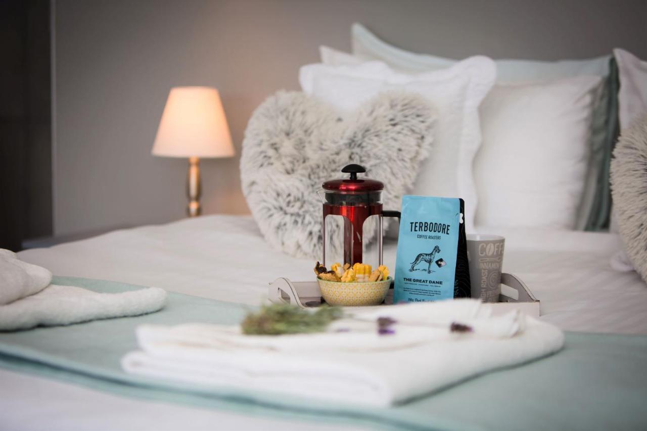 Three Feathers Cottages Langebaan Esterno foto