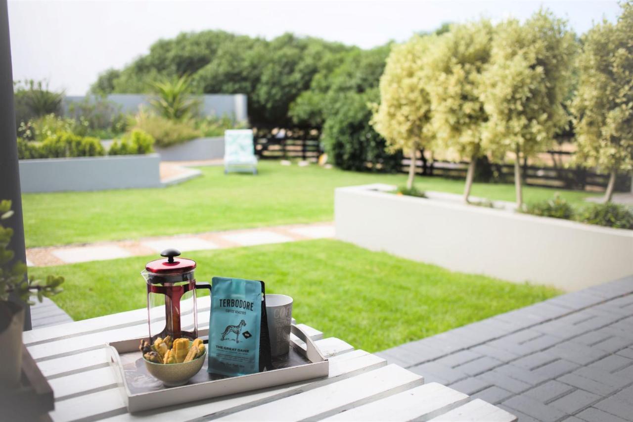 Three Feathers Cottages Langebaan Esterno foto