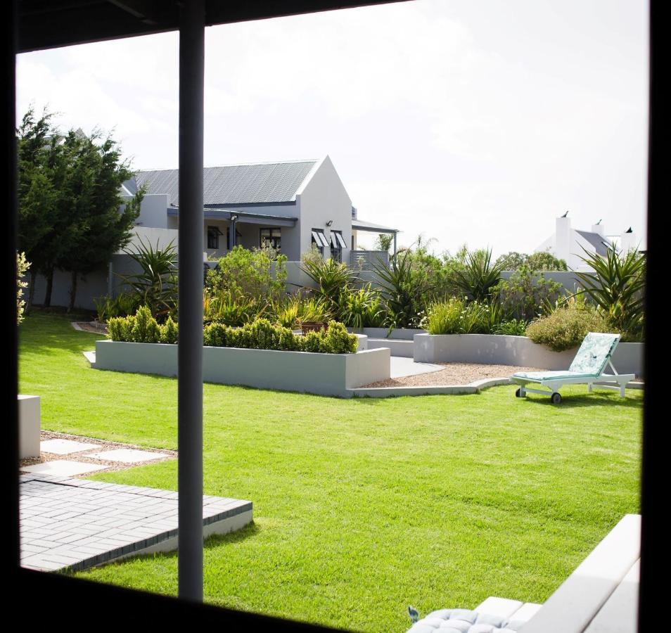 Three Feathers Cottages Langebaan Esterno foto