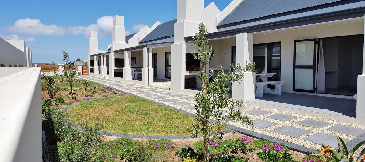 Three Feathers Cottages Langebaan Esterno foto