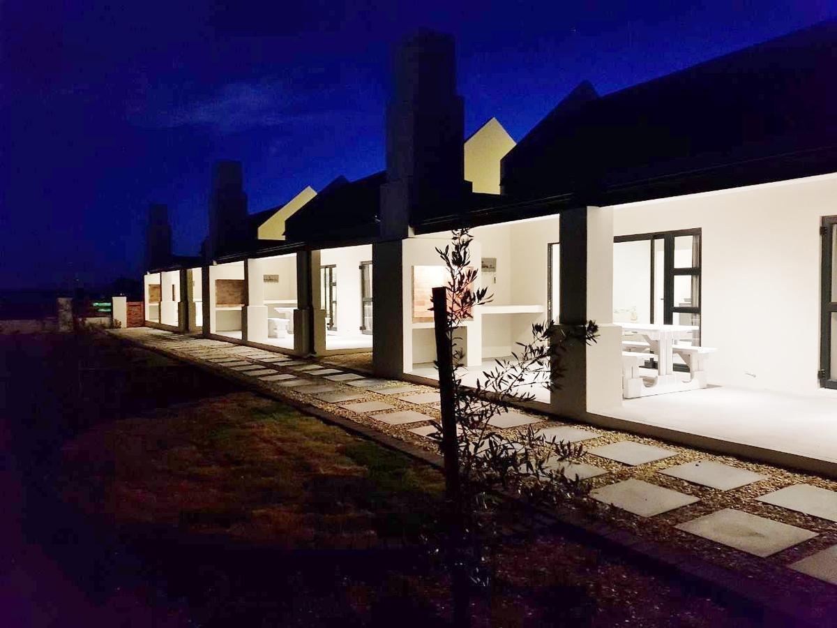 Three Feathers Cottages Langebaan Esterno foto