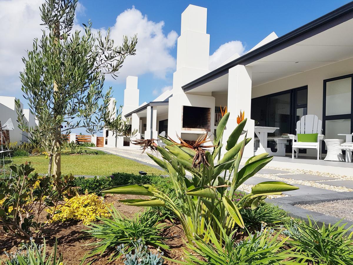 Three Feathers Cottages Langebaan Esterno foto