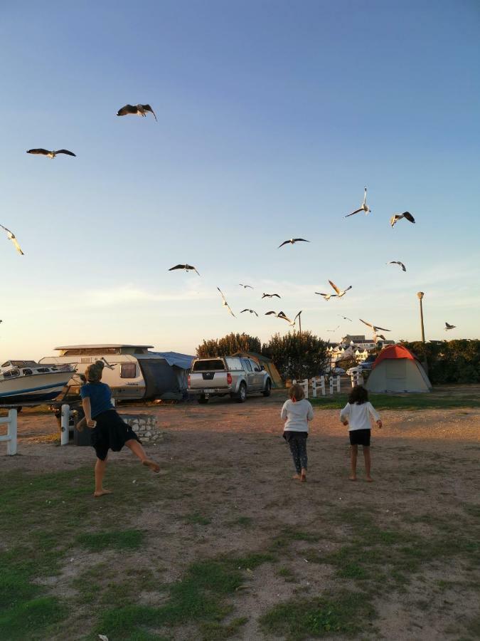 Three Feathers Cottages Langebaan Esterno foto