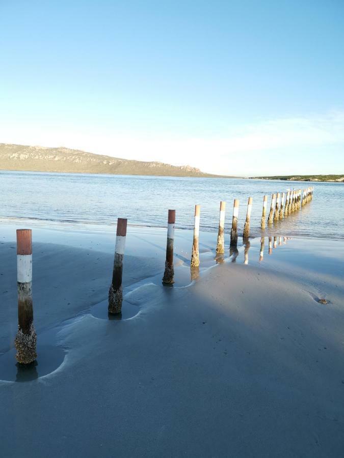 Three Feathers Cottages Langebaan Esterno foto