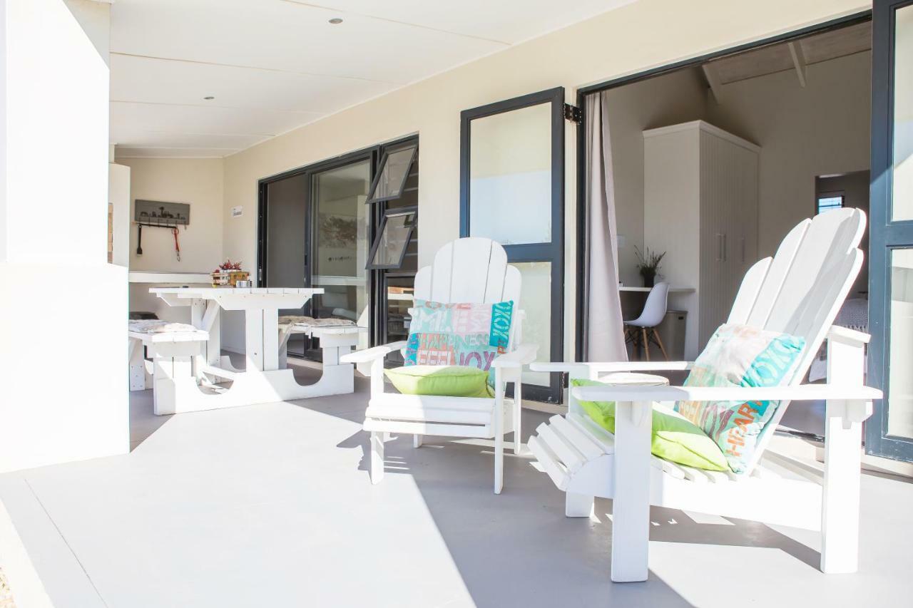 Three Feathers Cottages Langebaan Esterno foto