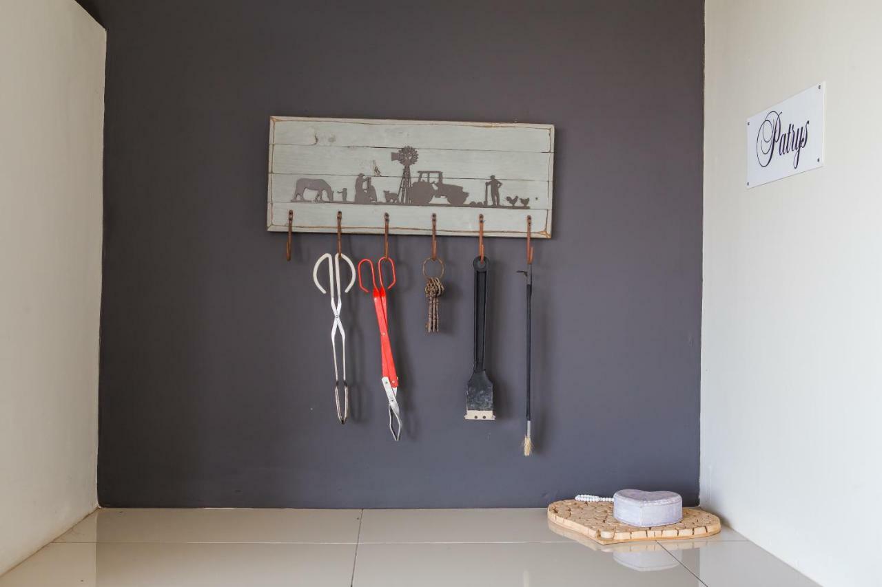Three Feathers Cottages Langebaan Esterno foto