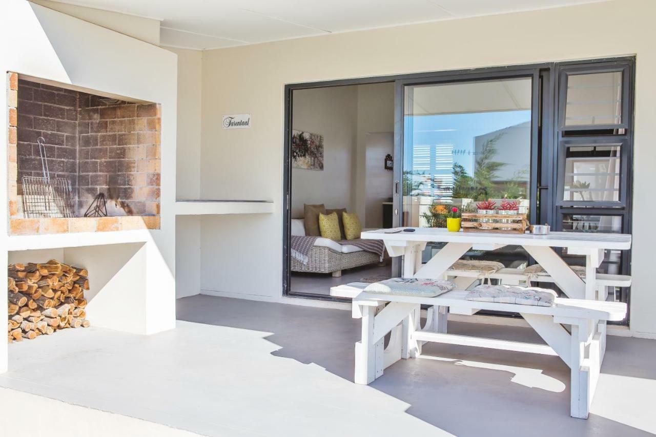 Three Feathers Cottages Langebaan Esterno foto